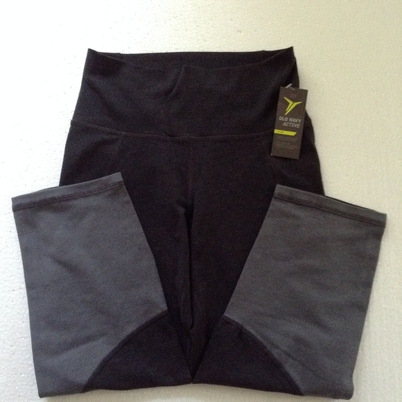 Old Navy Active High Waist Capri Leggings - Picture 4 of 8